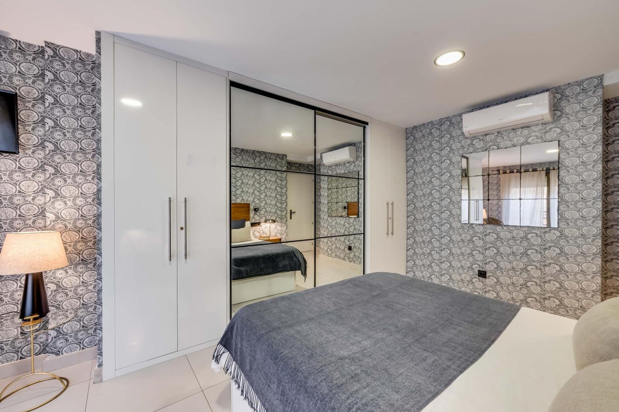 Luxury Apartment Alcazaba By Nagoa Homes Малага Экстерьер фото