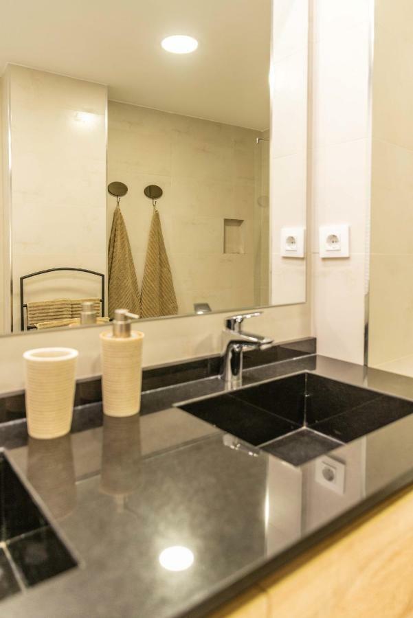 Luxury Apartment Alcazaba By Nagoa Homes Малага Экстерьер фото